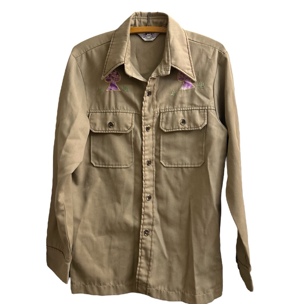 Vintage Levi’s Panatela Sportswear Size M Tan Shirt With Embroidered Details